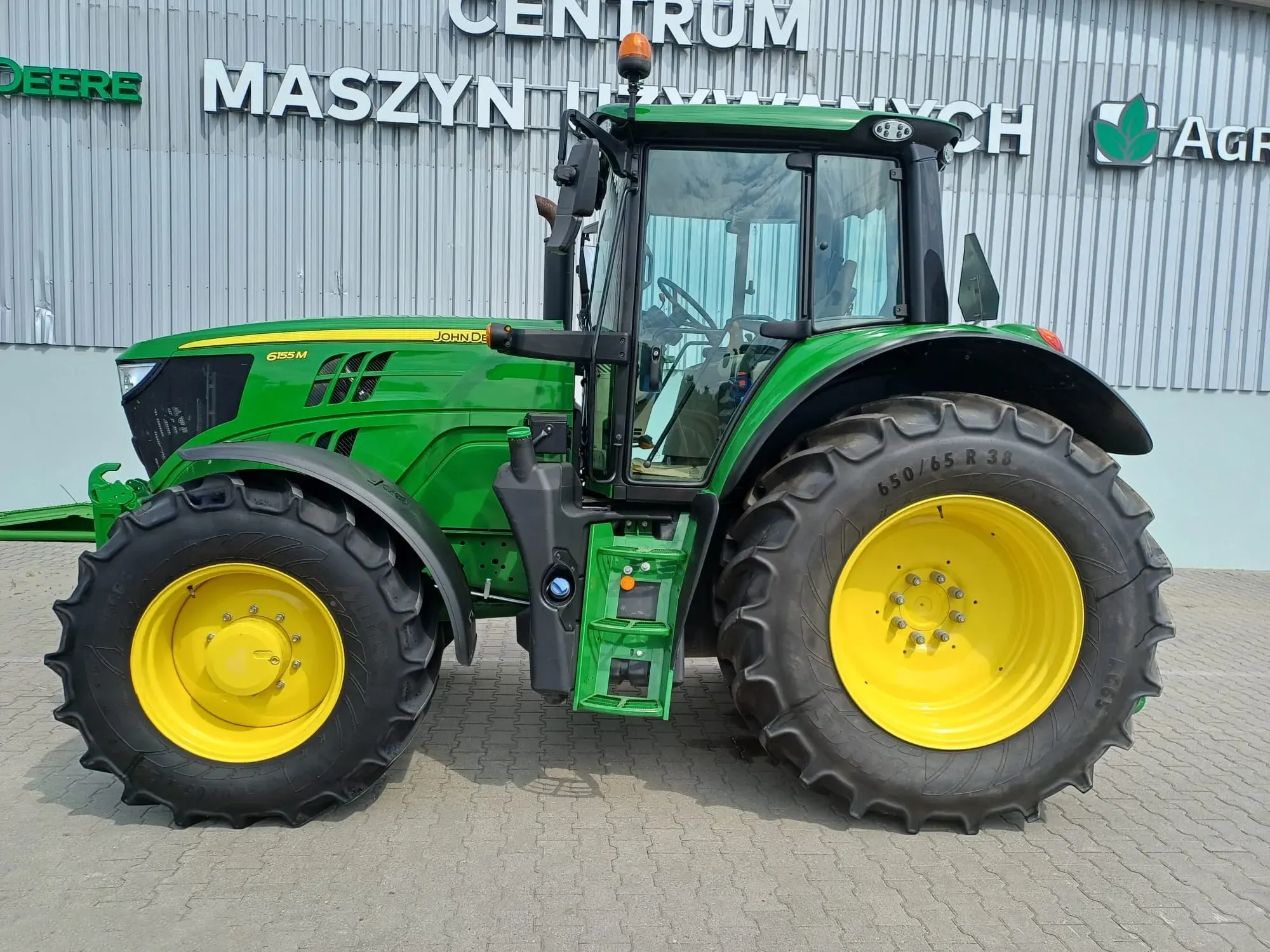 John Deere 6155M