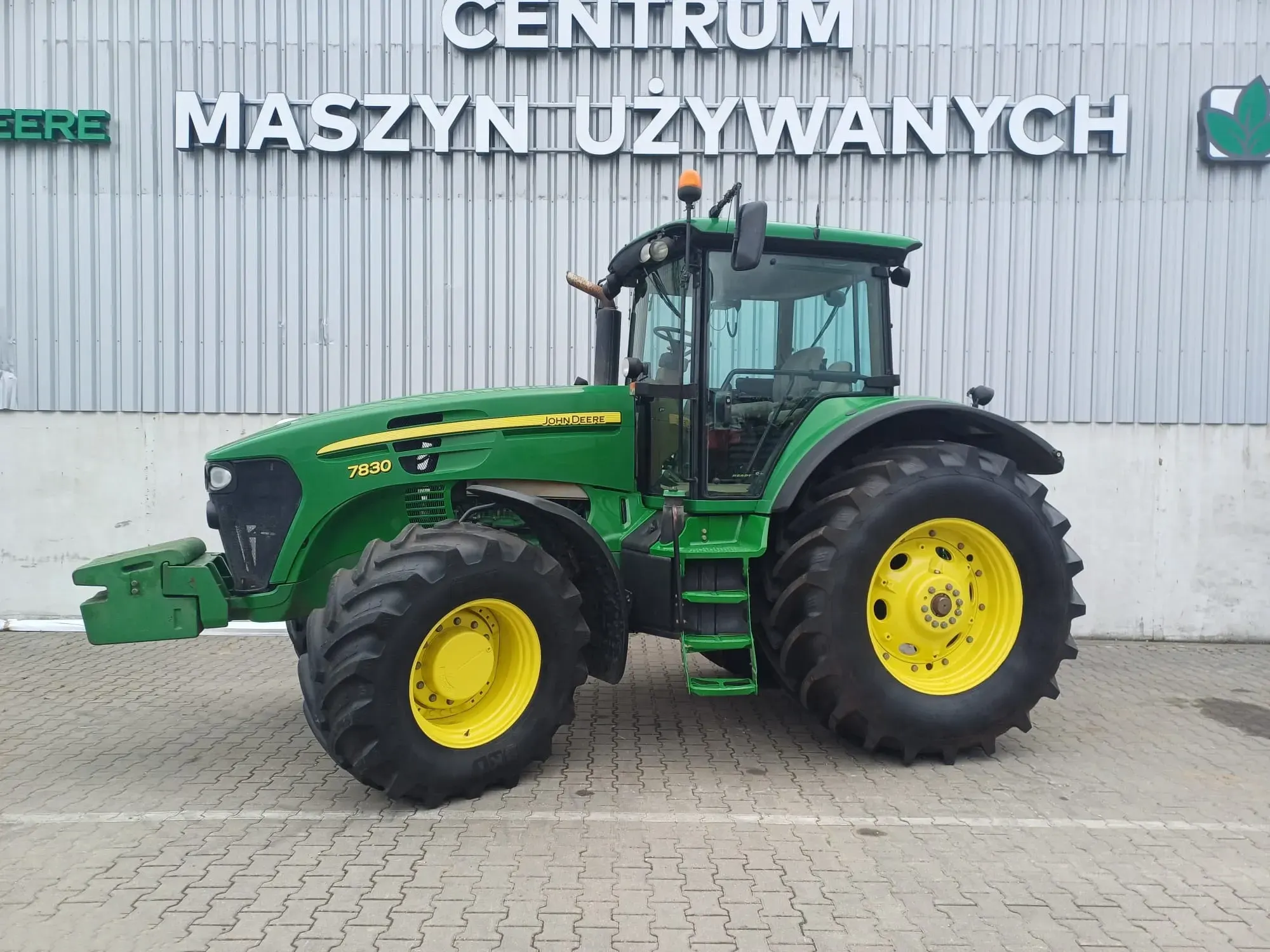 John Deere 7830