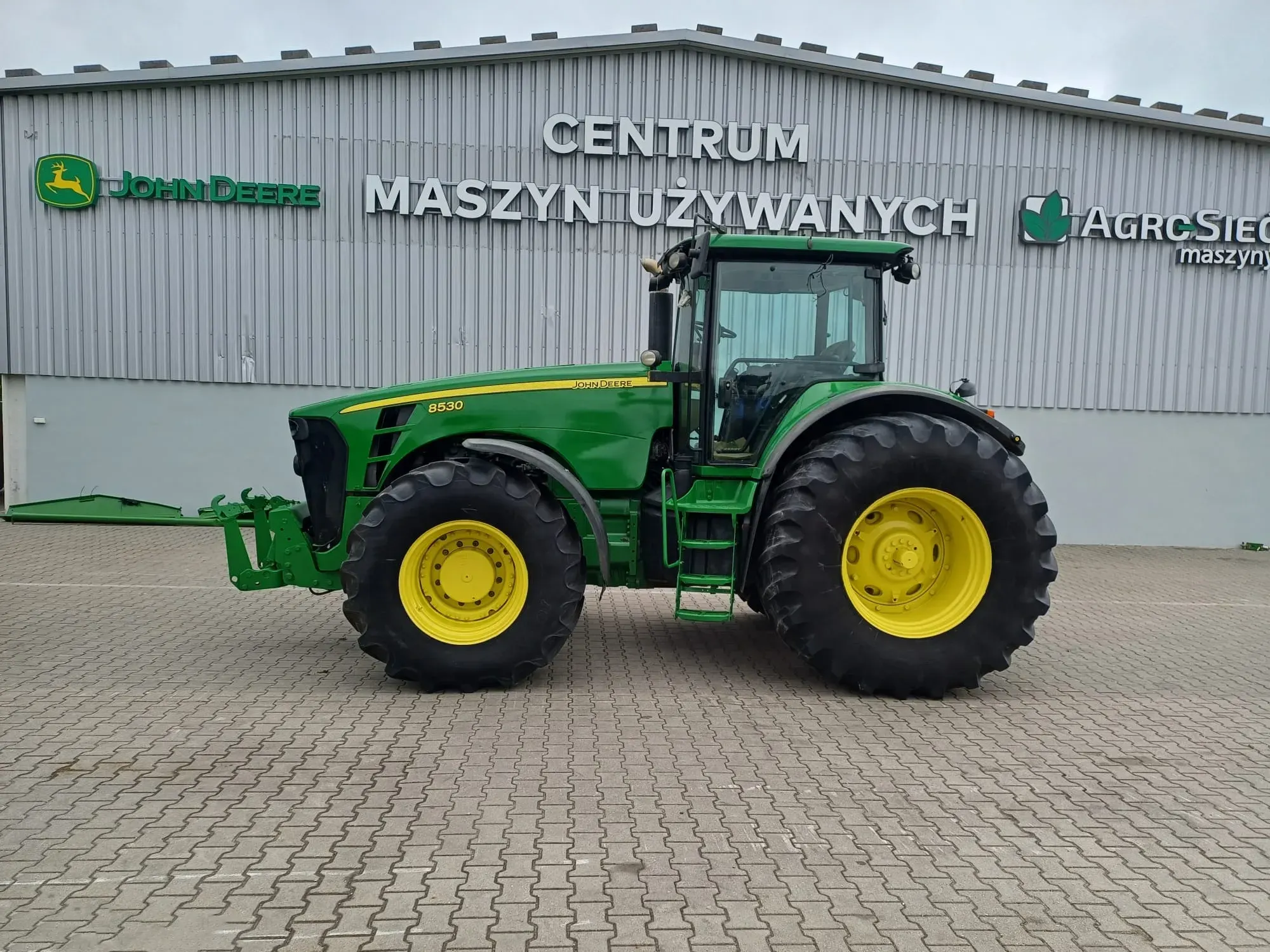 John Deere 8530