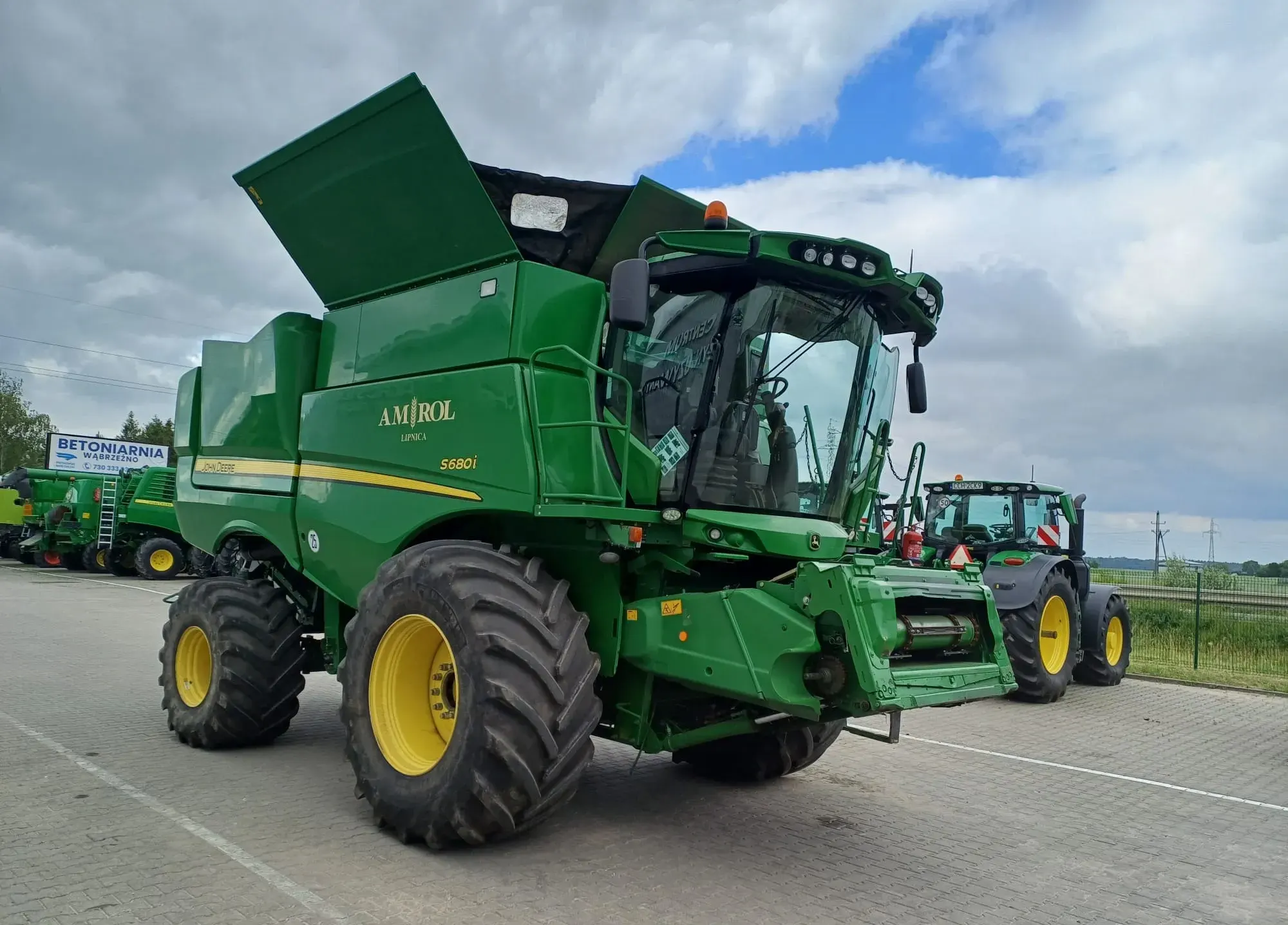 John Deere S680i