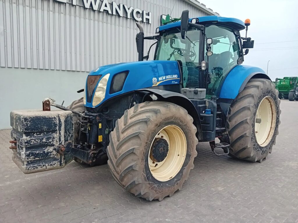 Ciągnik Rolniczy New Holland T7.250 z nawigacją John Deere