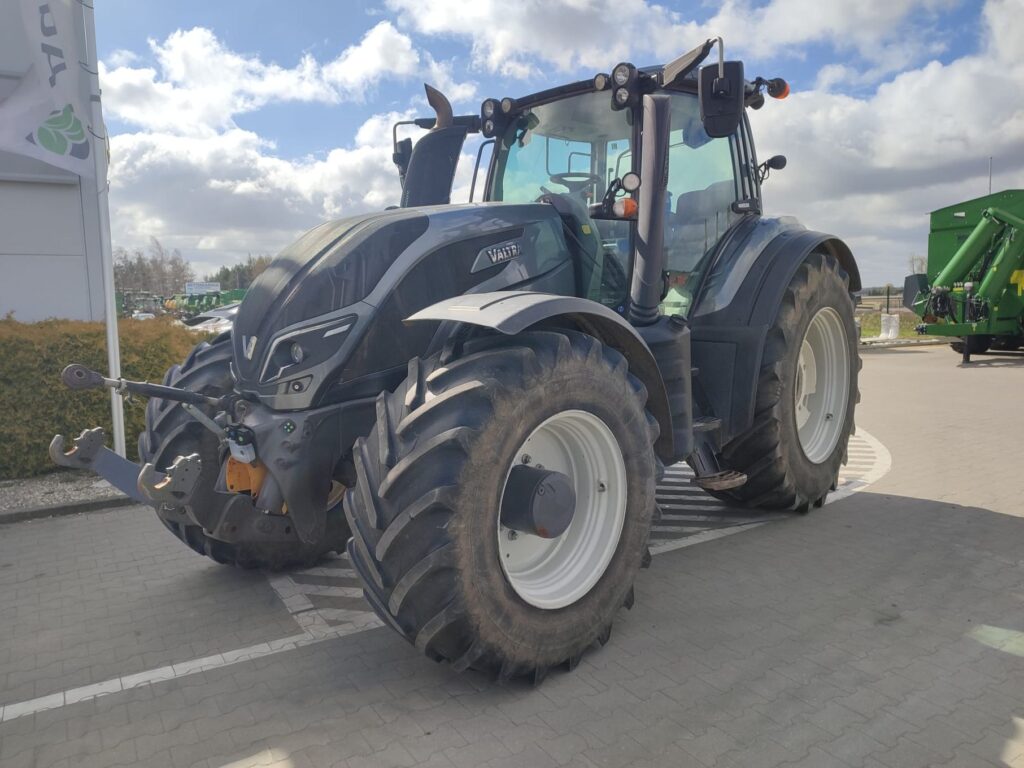 Ciągnik Valtra T214 Versu – krajowy – bardzo ładny!
