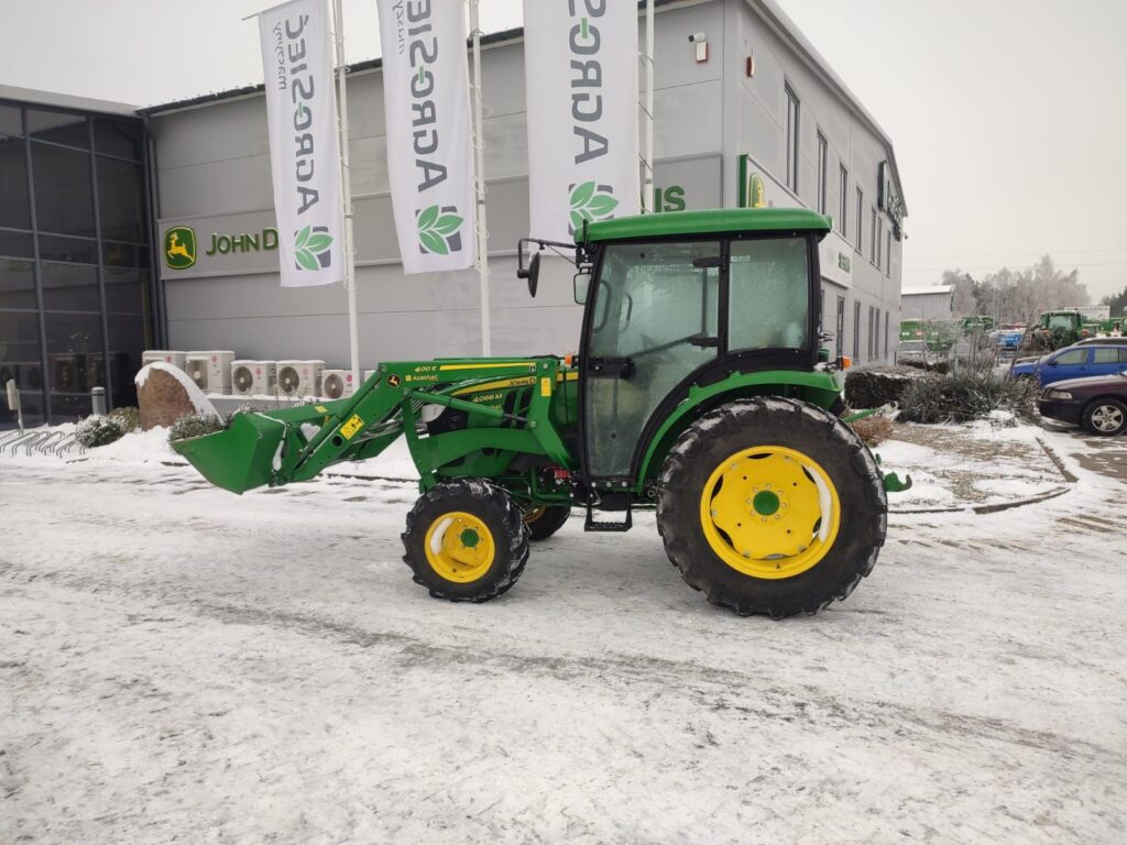 Ciągnik kompaktowy John Deere 4066M – 2023 rok!