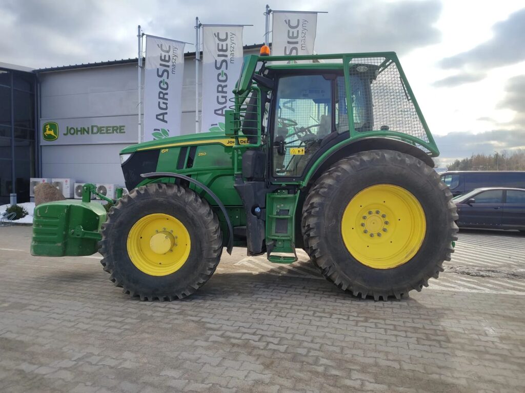 Ciągnik rolniczy John Deere 6R250, Zabudowa leśna !