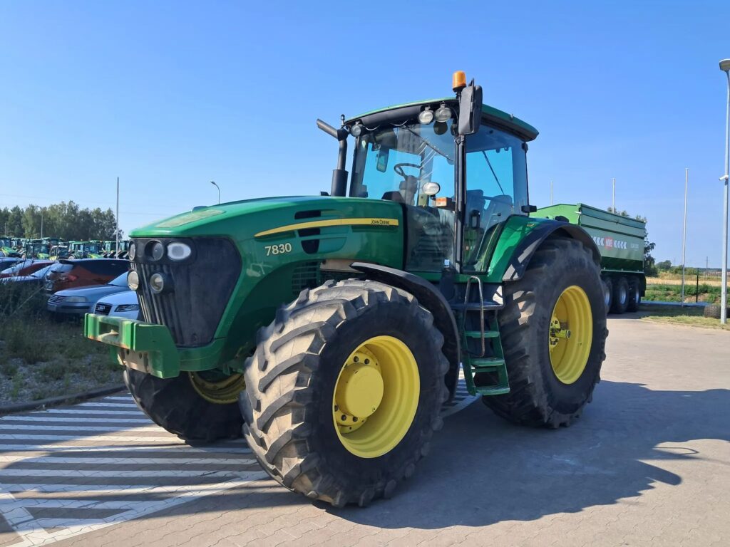 John Deere 7830