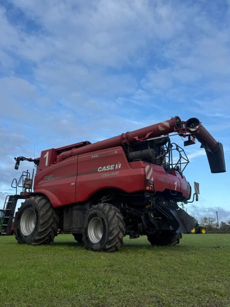 Kombajn Case Axial-Flow 8250 rok 2019