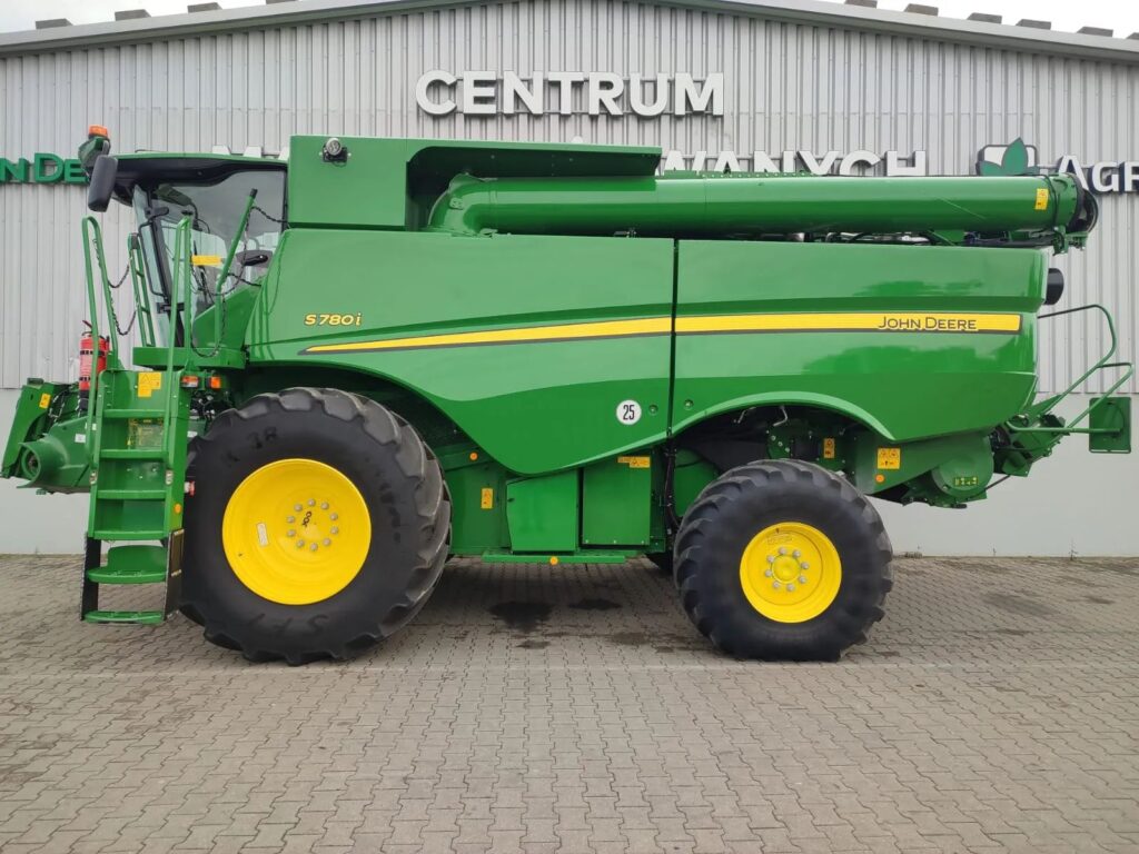 Kombajn John Deere S780i z hederem 630R