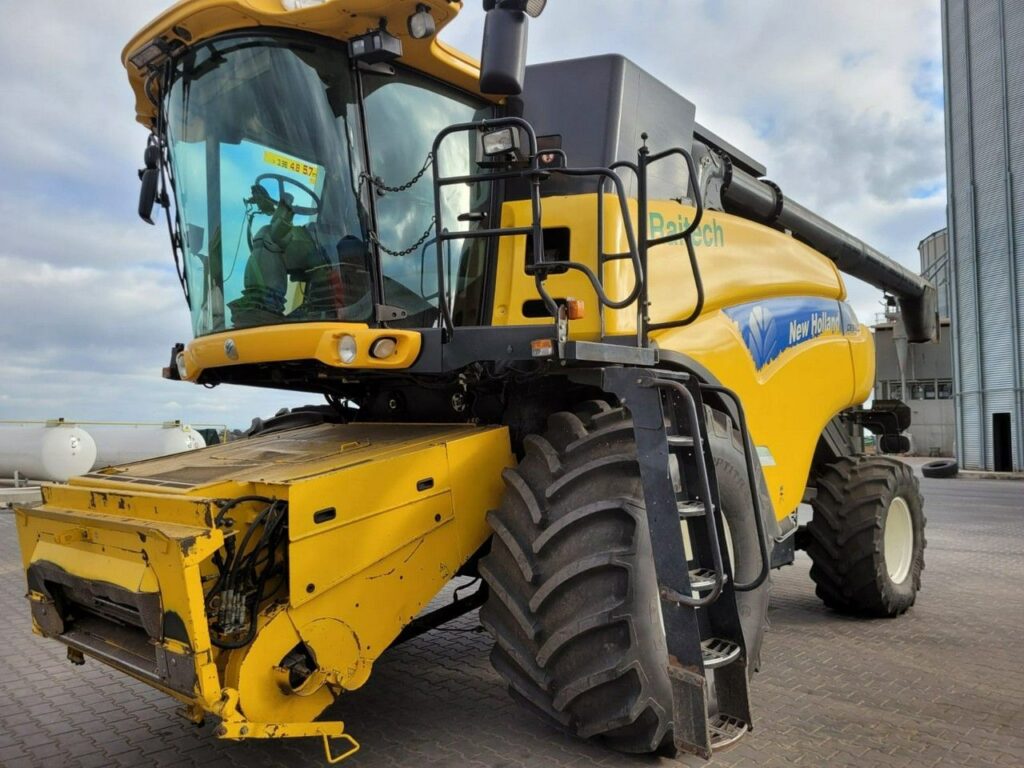Kombajn New Holland CR9080