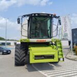 Kombajn zbożowy Claas Tucano 440 z hederem C660