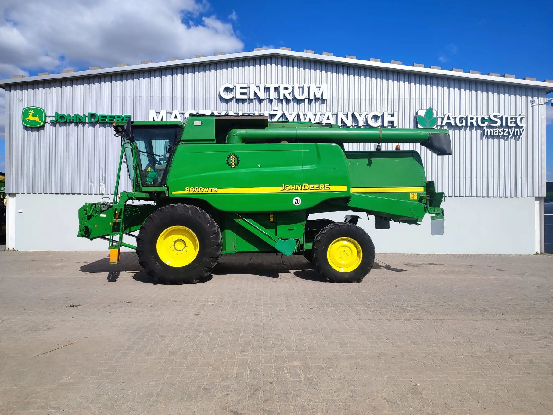 Kombajn zbożowy John Deere 9660WTS z hederem 622R