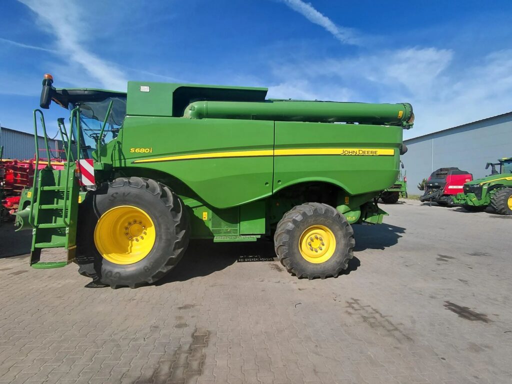 Kombajn zbożowy John Deere S680i