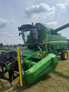 Kombajn zbożowy John Deere T550i rok 2022, 255 mth!