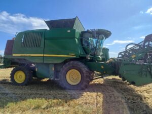 Kombajn zbożowy John Deere T660 + heder 7,6 metra