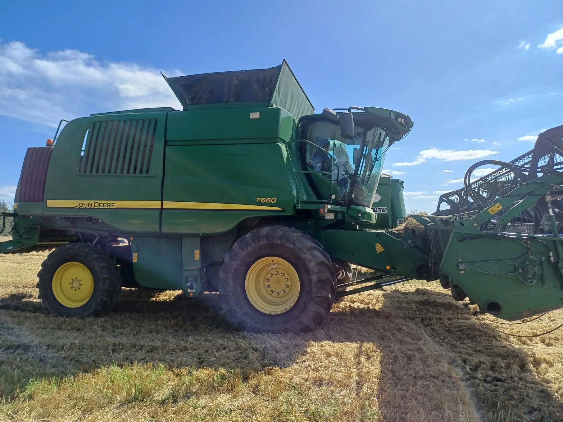 Kombajn zbożowy John Deere T660 + heder 7,6 metra