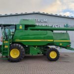 Kombajn zbożowy John Deere W650 z hederem 620R