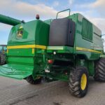 Kombajn zbożowy John Deere W650 z hederem 620R