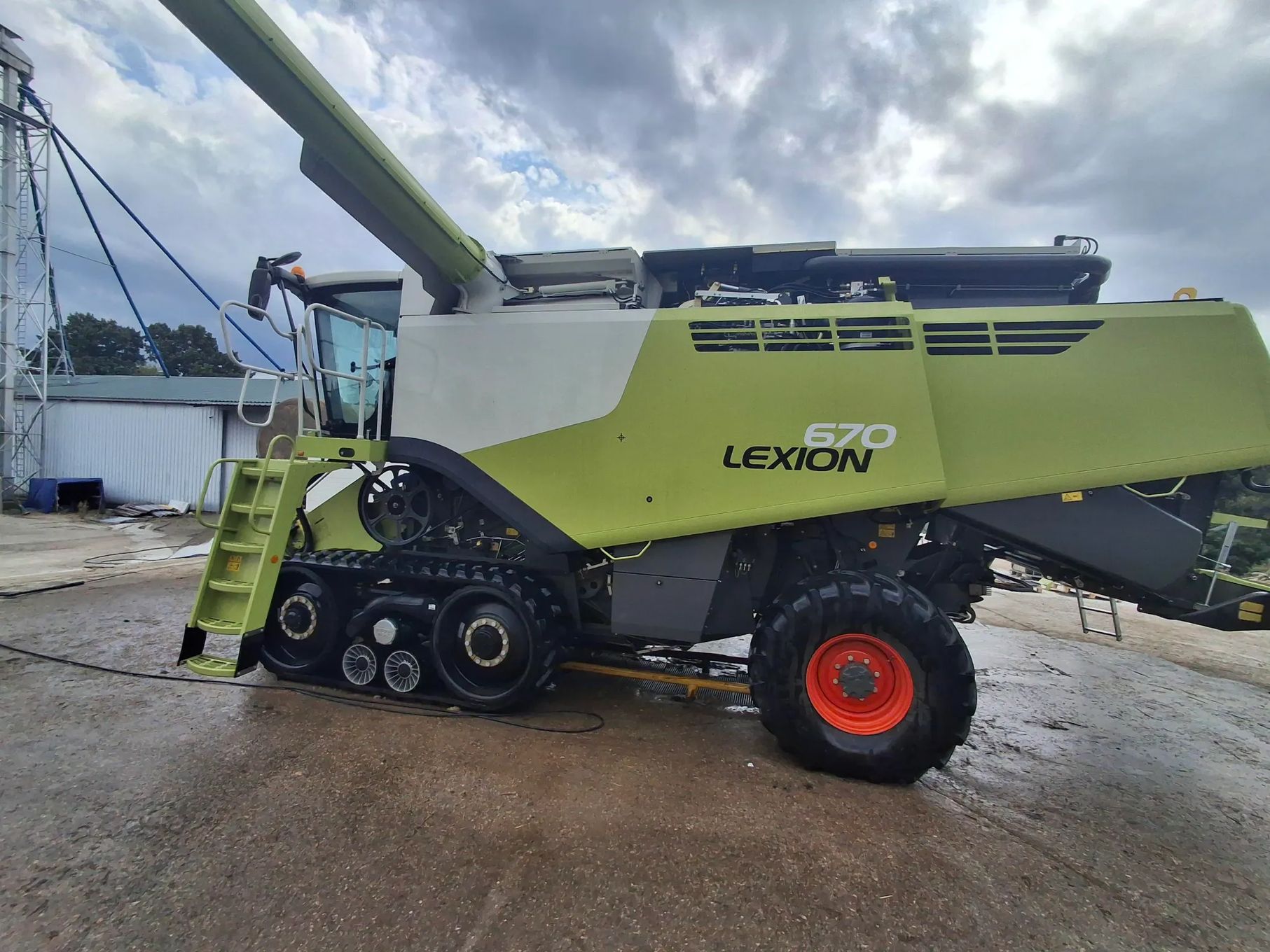 Kombajn zbożowy Lexion 670 TT 4WD z hederem C900, rok 2018!