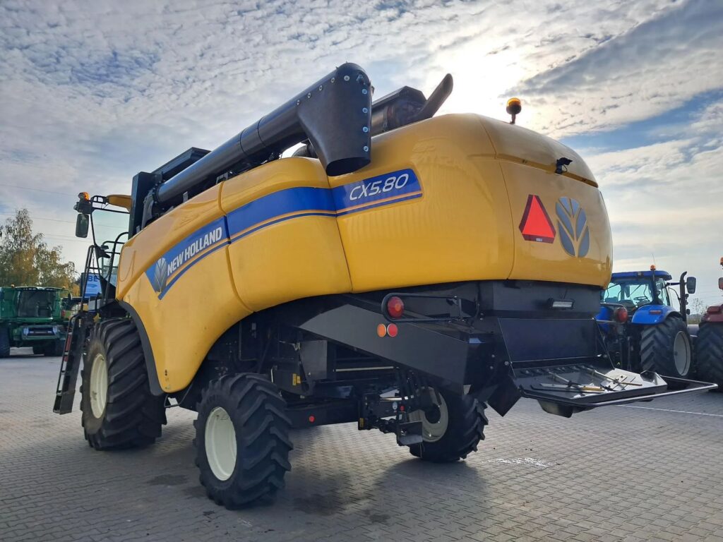 Kombajn zbożowy New Holland CX5.80 rok 2019