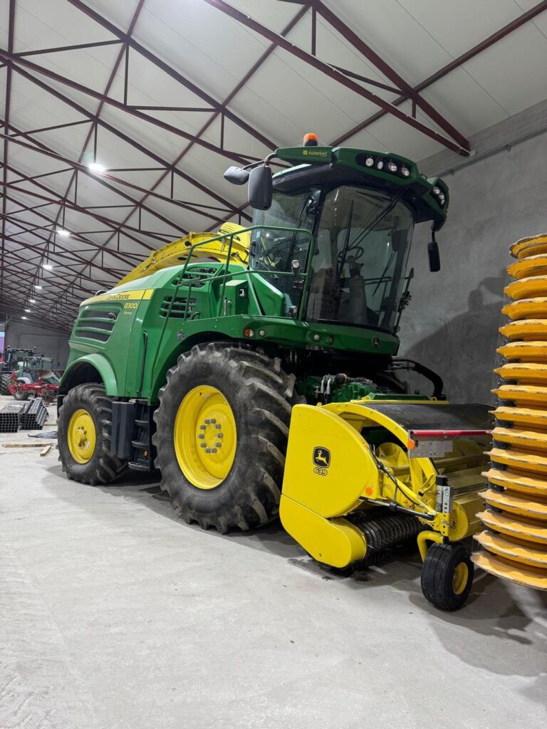 Sieczkarnia John Deere 8300, krajowa! 1 właściciel
