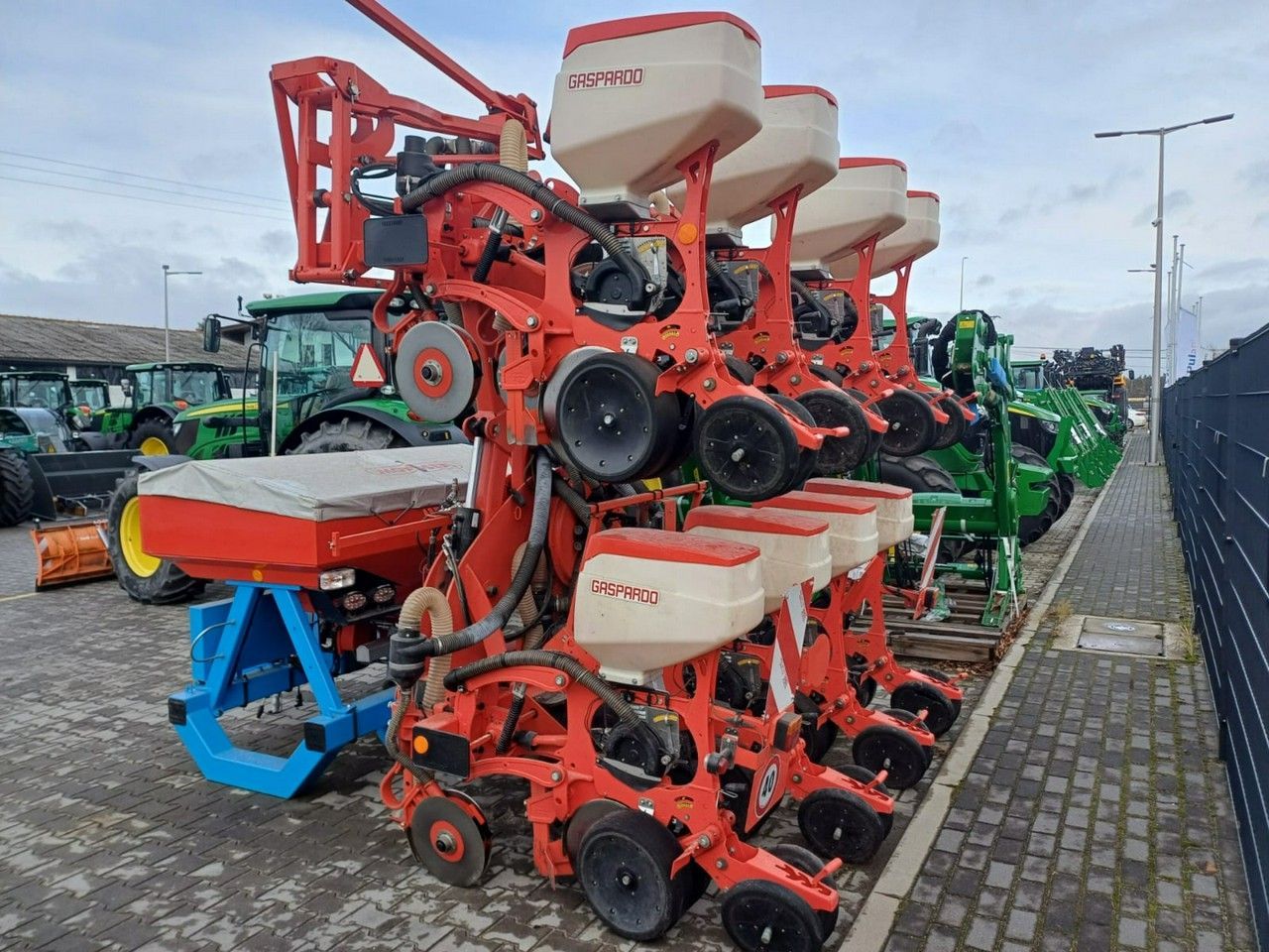 Siewnik punktowy Gaspardo Manta 8MTR + zbiornik Monosem