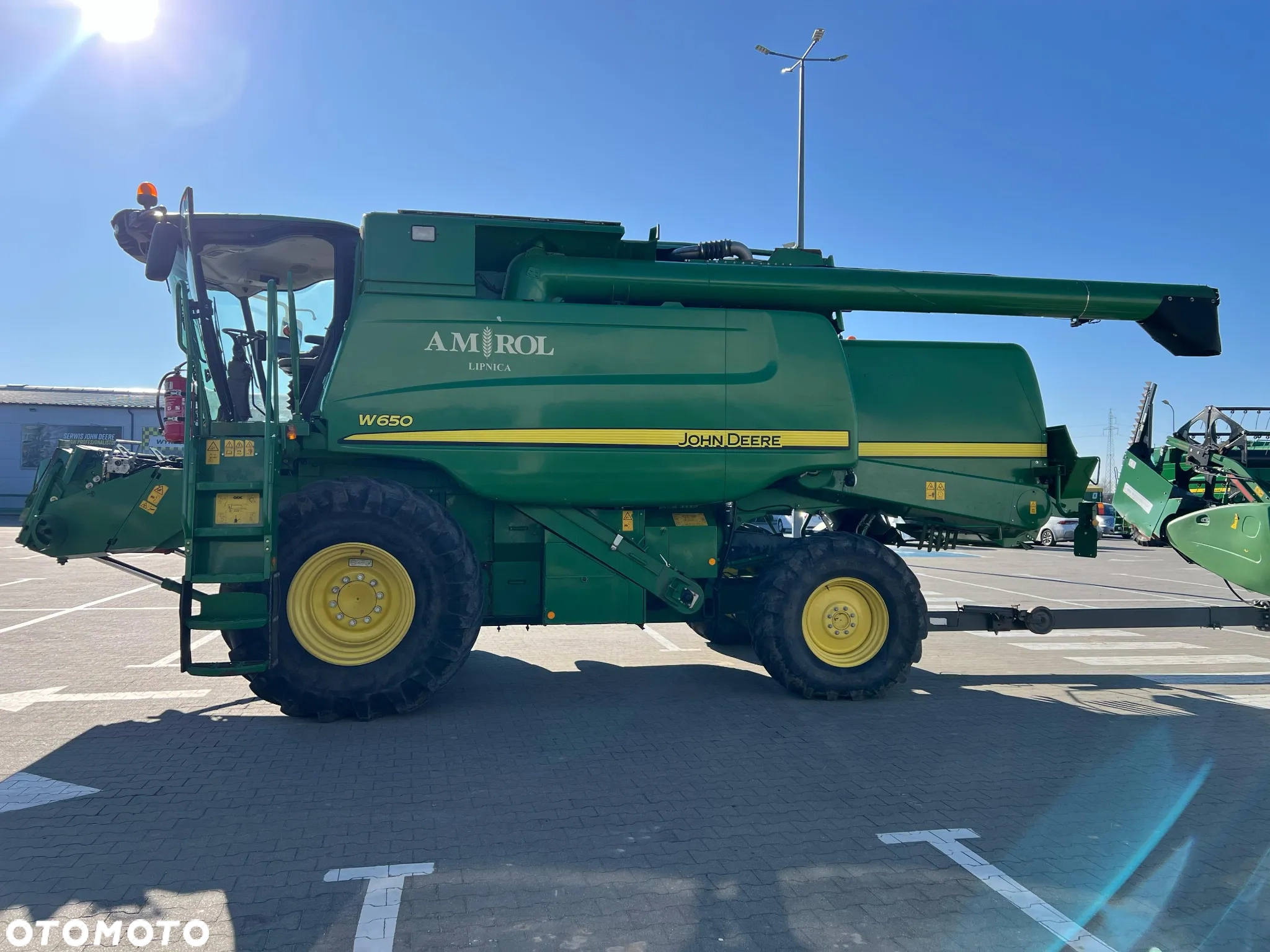 John Deere W650