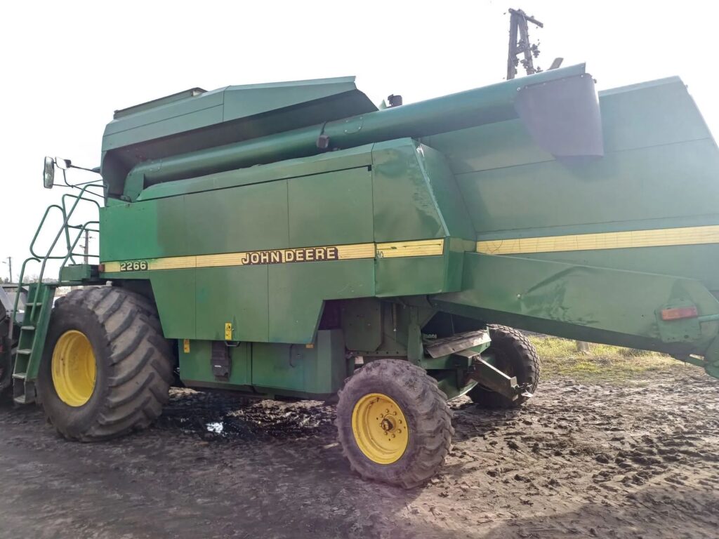 Kombajn John Deere 2266