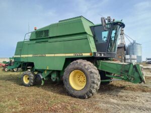 Kombajn John Deere 2266
