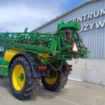 Opryskiwacz ciągany John Deere R962i