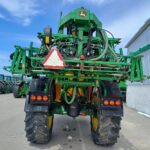 Opryskiwacz ciągany John Deere R962i