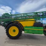 Opryskiwacz ciągany John Deere R962i